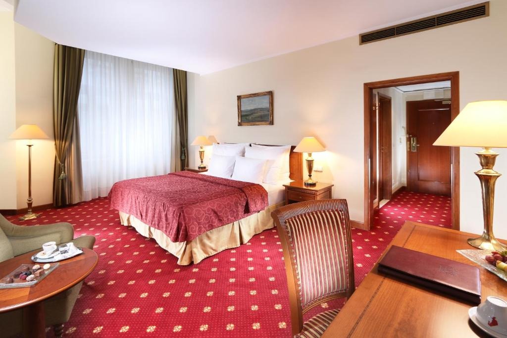 هتل آرت نوو پالاس